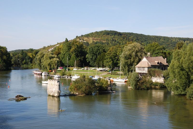 Vernon le vieux moulin sur la Seine